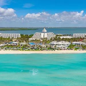 The Pyramid By Oasis ***** Cancún