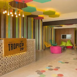 Tropico 20º Oceanfront אכסניה